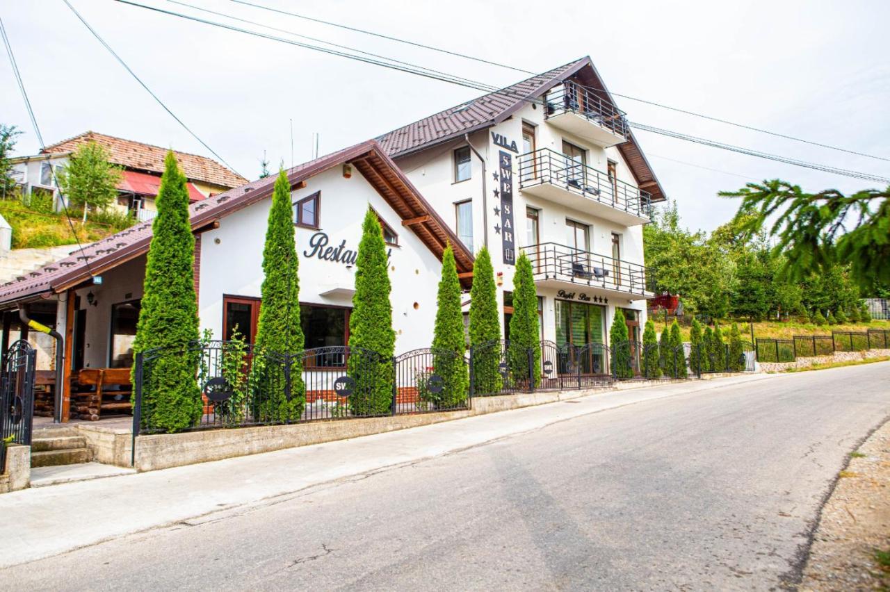 Vila Swe Sar Hotel Curtea De Arges Exterior photo